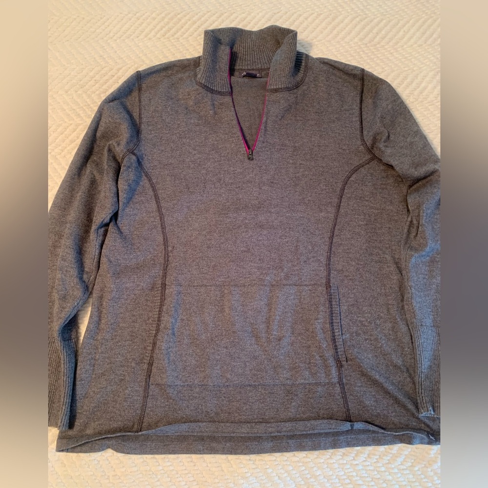 Eddie Bauer long sleeve sweater